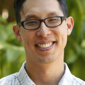 تصویر هنرمند Gene Luen Yang