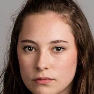 تصویر هنرمند Lucy Carless