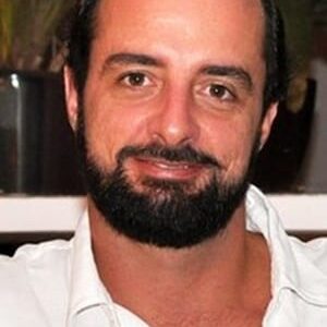 تصویر هنرمند Daniel Flaksman