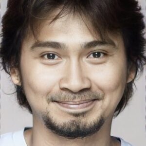 تصویر هنرمند Khomkrit Treewimol