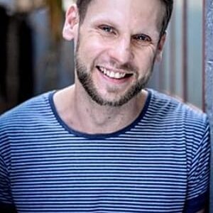 تصویر هنرمند Chris van Rensburg