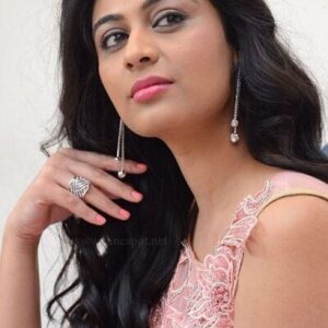 تصویر هنرمند Neha Hinge