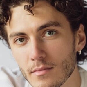 تصویر هنرمند Viktor Hjelmsøe