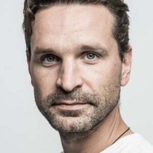 تصویر هنرمند Victor Dobronravov