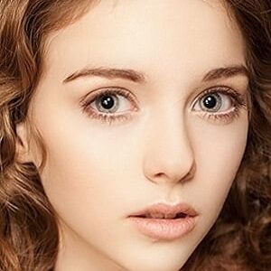 تصویر هنرمند Polina Stremousova