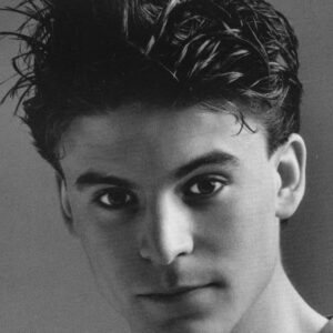 تصویر هنرمند Andras Jones