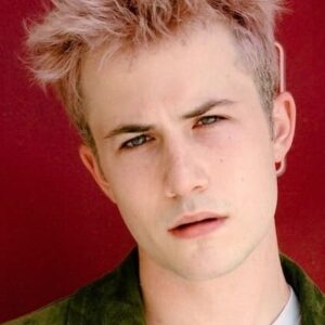 تصویر هنرمند Dylan Minnette