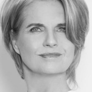 تصویر هنرمند Edda Björgvinsdóttir