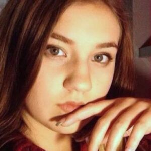 تصویر هنرمند Phoebe Amirault