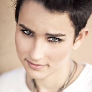 تصویر هنرمند Bex Taylor-Klaus