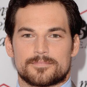 تصویر هنرمند Giacomo Gianniotti