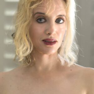 تصویر هنرمند Chloe Traicos