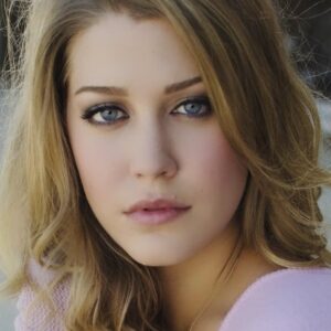 تصویر هنرمند Katie Garfield