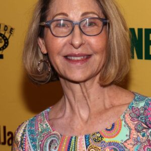 تصویر هنرمند Hayley Schore