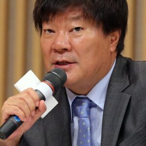 تصویر هنرمند Kim Jong-hak