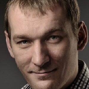 تصویر هنرمند Artyom Kobzev