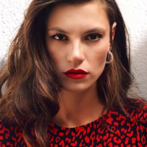 تصویر هنرمند Yüsra Geyik