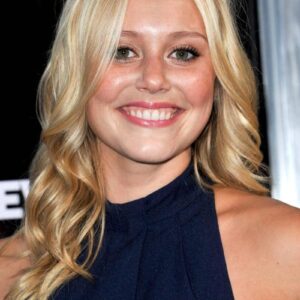 تصویر هنرمند Julianna Guill