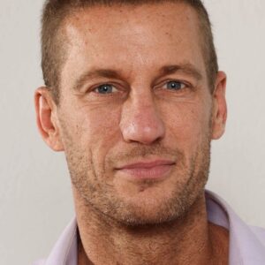 تصویر هنرمند Ryan McLane