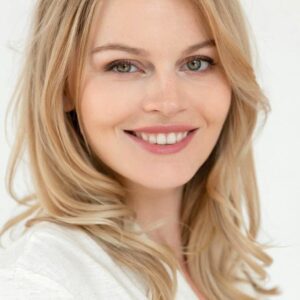 تصویر هنرمند Anastasiya Stezhko