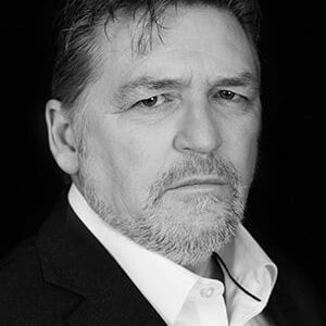 تصویر هنرمند Tim J. Henley