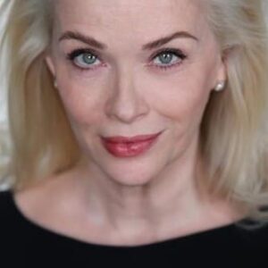 تصویر هنرمند Charlotte Weston