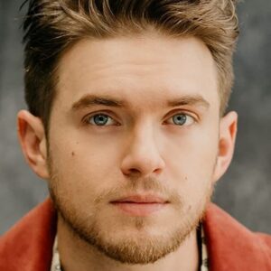 تصویر هنرمند Chris Brochu