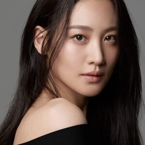 تصویر هنرمند Claudia Kim