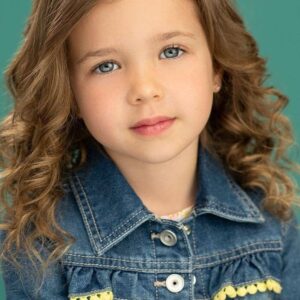 تصویر هنرمند Chloe McKinnon