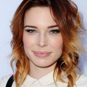 تصویر هنرمند Chloe Dykstra