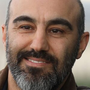 تصویر هنرمند Mohsen Tanabandeh