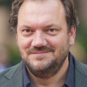 تصویر هنرمند Charly Hübner