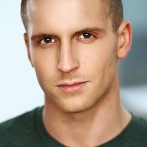 تصویر هنرمند Mackenzie Green