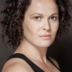 تصویر هنرمند Claire Armstrong