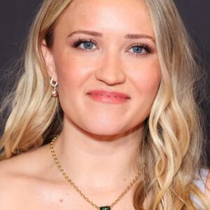 تصویر هنرمند Emily Osment