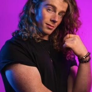 تصویر هنرمند Stuart Mackey