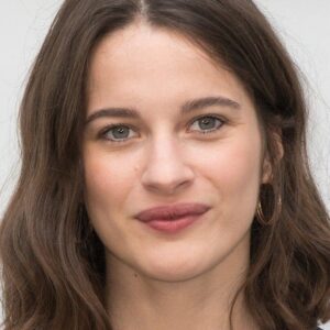 تصویر هنرمند Rebecca Marder