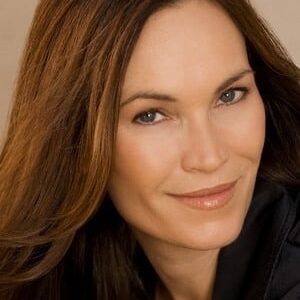 تصویر هنرمند Lisa Stothard