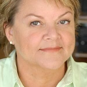 تصویر هنرمند Annie Hinton