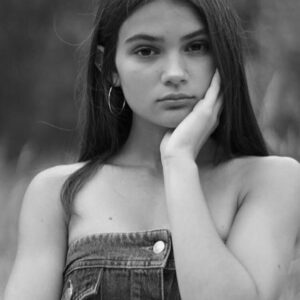 تصویر هنرمند Lara Decaro