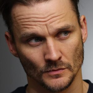 تصویر هنرمند Travis Hammer