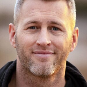 تصویر هنرمند Matthew Ninaber