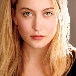 تصویر هنرمند Olivia Macklin