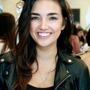 تصویر هنرمند Hailee Keanna Lautenbach