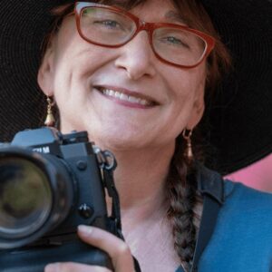 تصویر هنرمند Melinda Sue Gordon