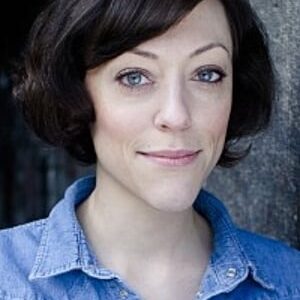 تصویر هنرمند Alison Thea-Skot