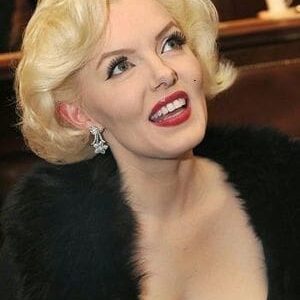 تصویر هنرمند Suzie Kennedy