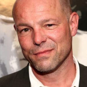 تصویر هنرمند Simon Cellan Jones