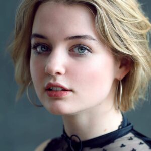 تصویر هنرمند Tallulah Greive