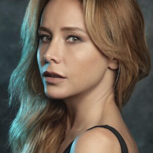 تصویر هنرمند Burçin Terzioğlu